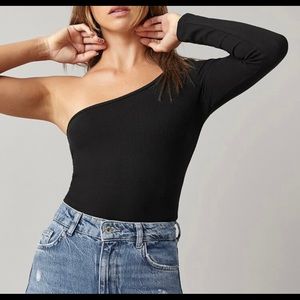 aritzia one shoulder long sleeve